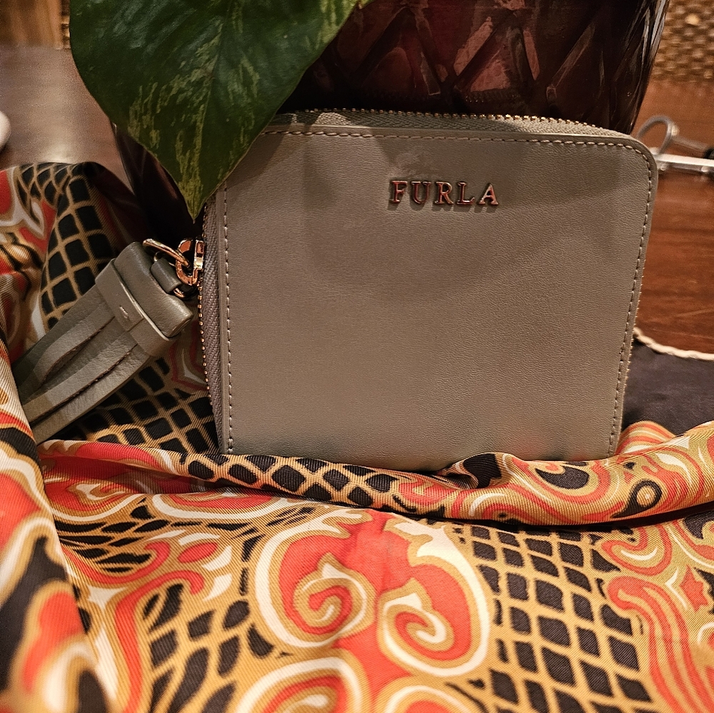 Grey Furla zippy wallet w/tassle #preloved - Picture 12 of 12